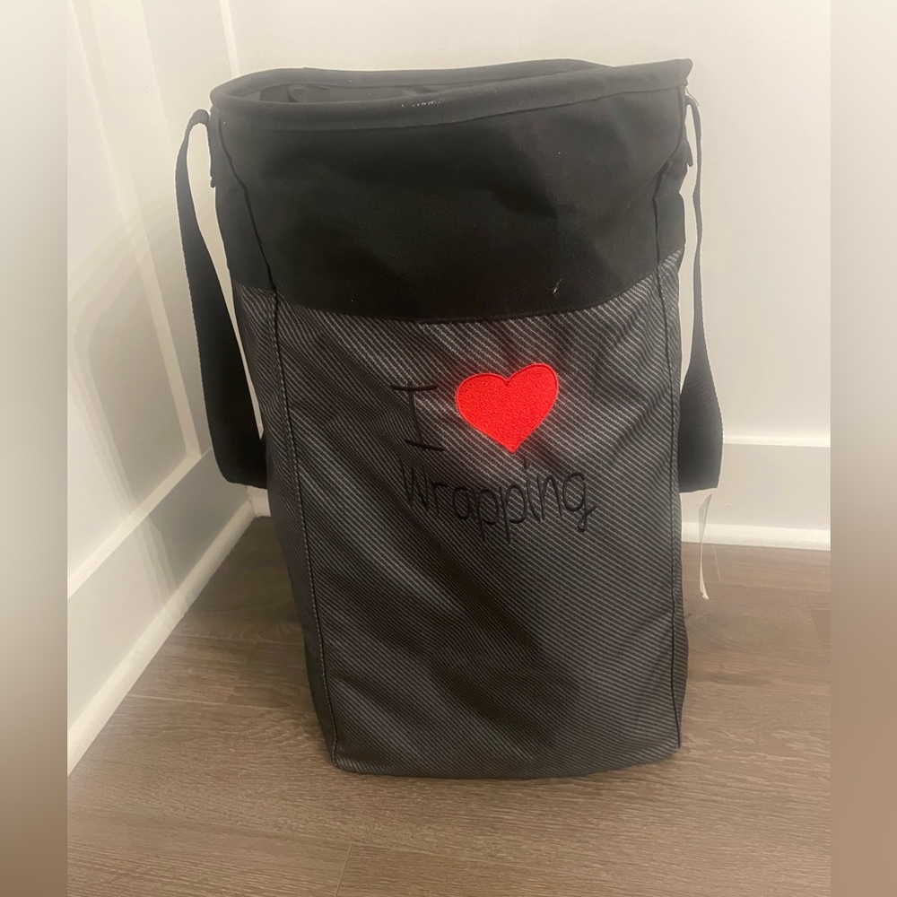 ThirtyOne Embroidered “I Love Wrapping” Stand Tall Bin
